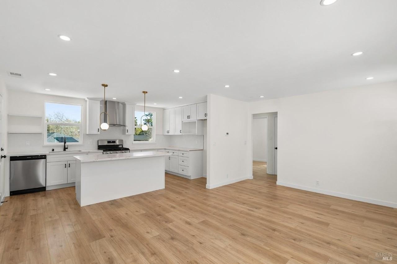 8 Corte Dorado - Photo 7 of 36