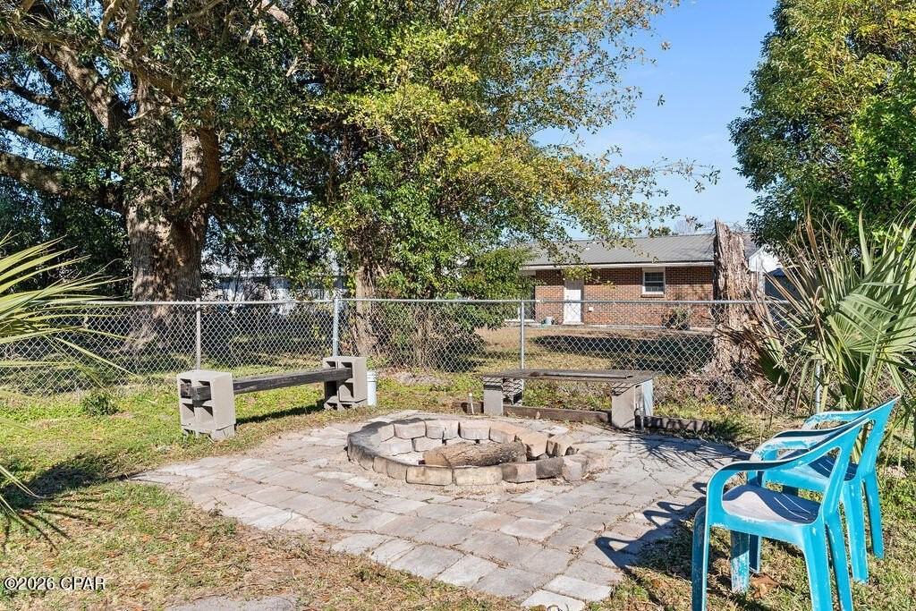 808 Forestdale Ave - Photo 5 of 36