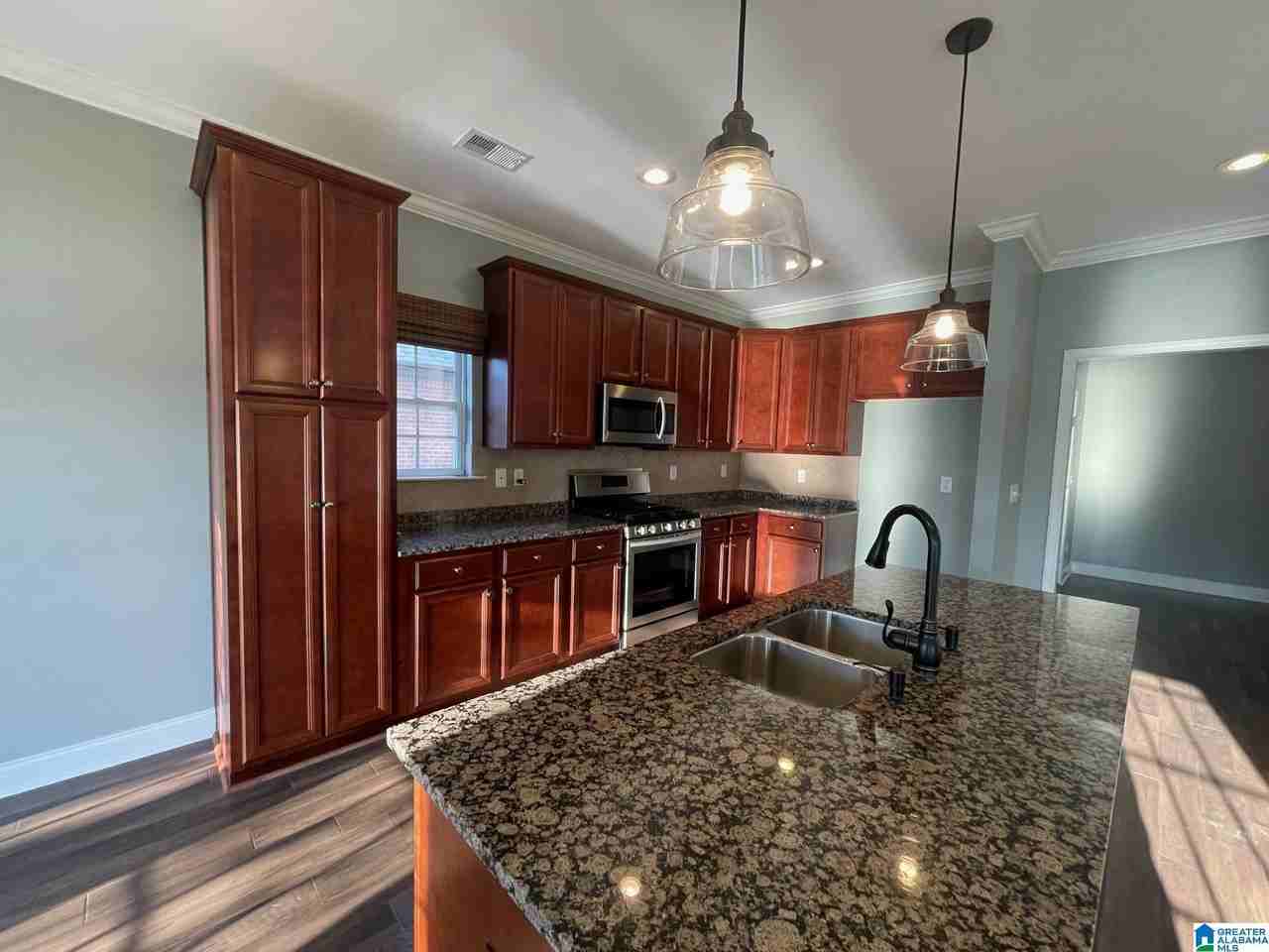 295 Creekside Ln - Photo 5 of 28