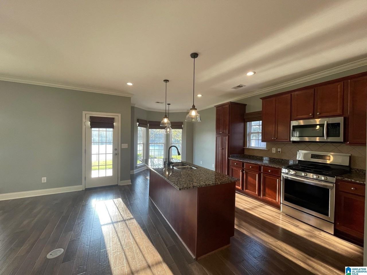 295 Creekside Ln - Photo 6 of 28