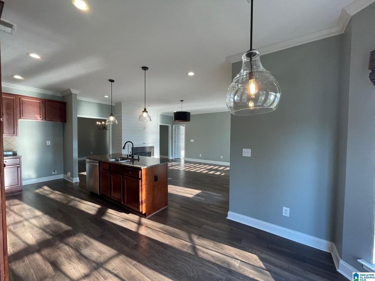 295 Creekside Ln - Photo 7 of 28