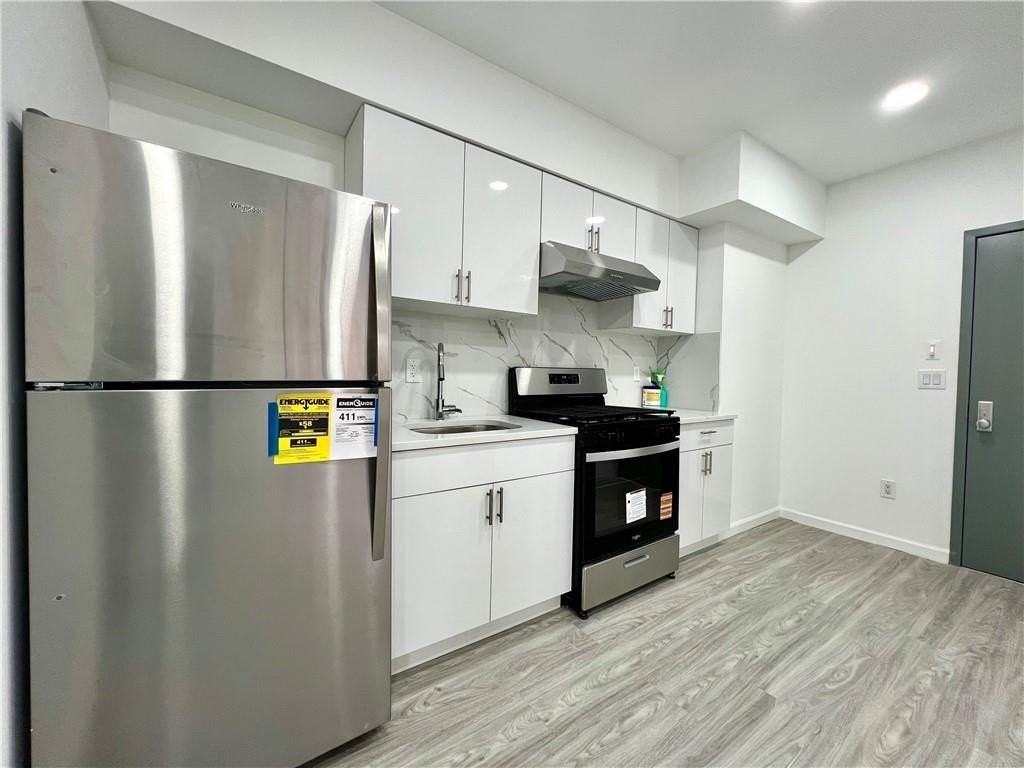 186 Erasmus St #2 - Photo 5 of 10