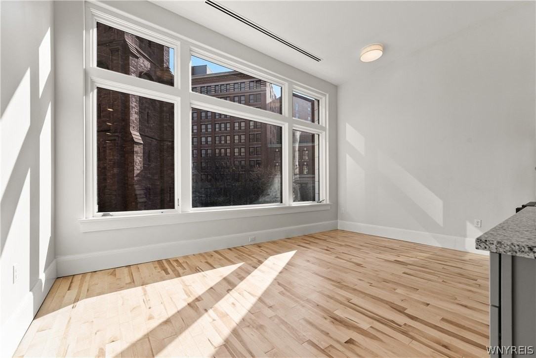 130 Pearl St - Photo 3 of 16