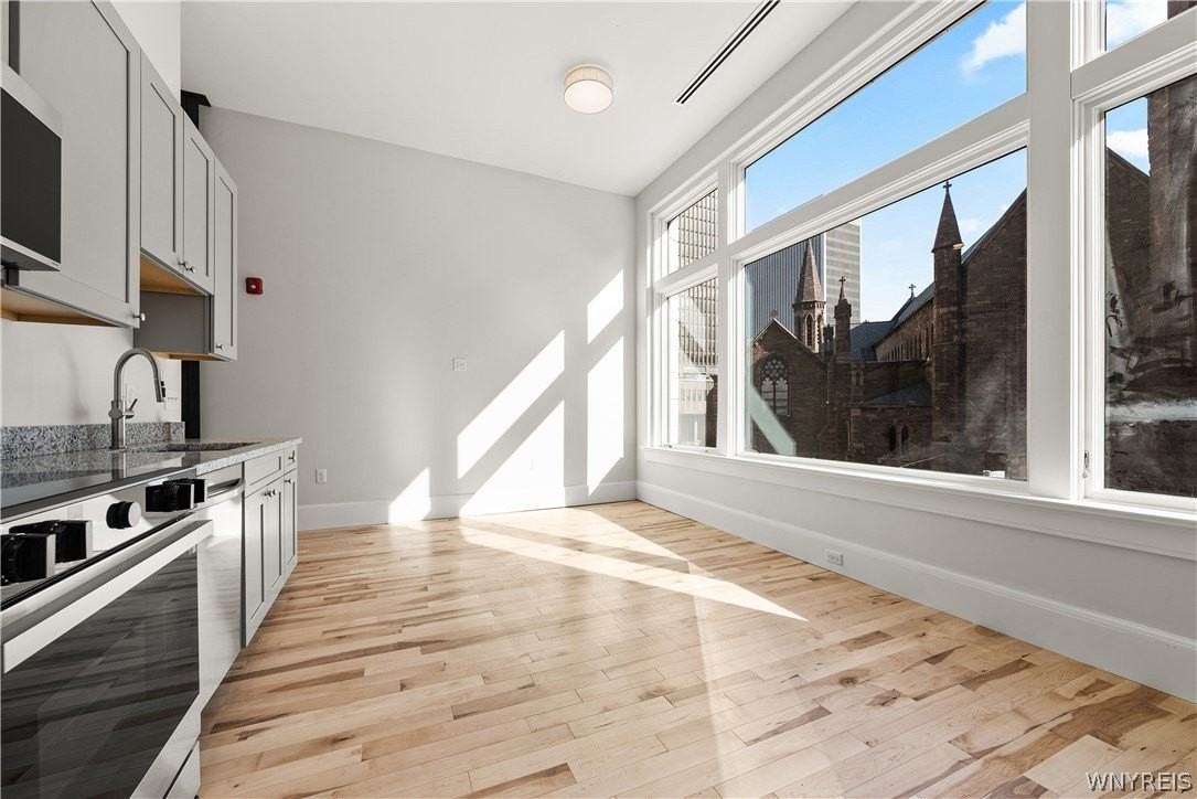 130 Pearl St - Photo 4 of 16