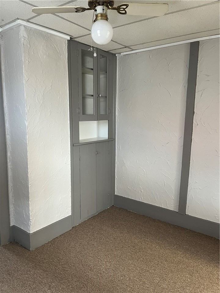 119 Sayre St Unit B - Photo 4 of 12