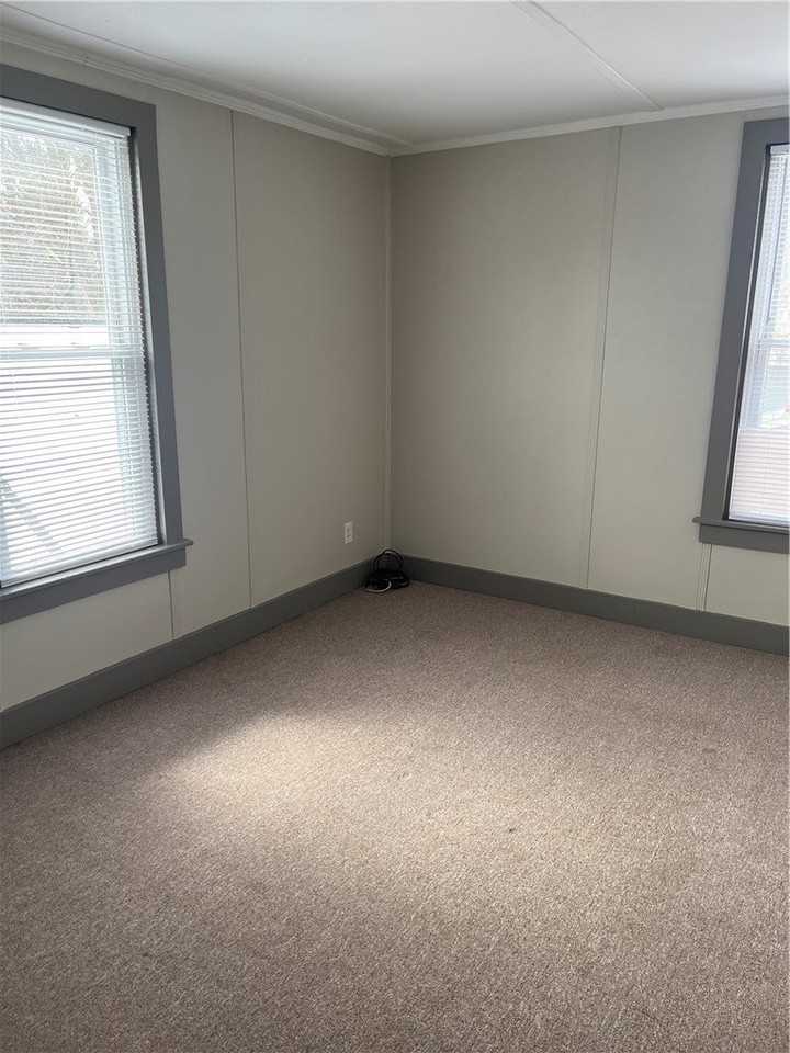 119 Sayre St Unit B - Photo 6 of 12