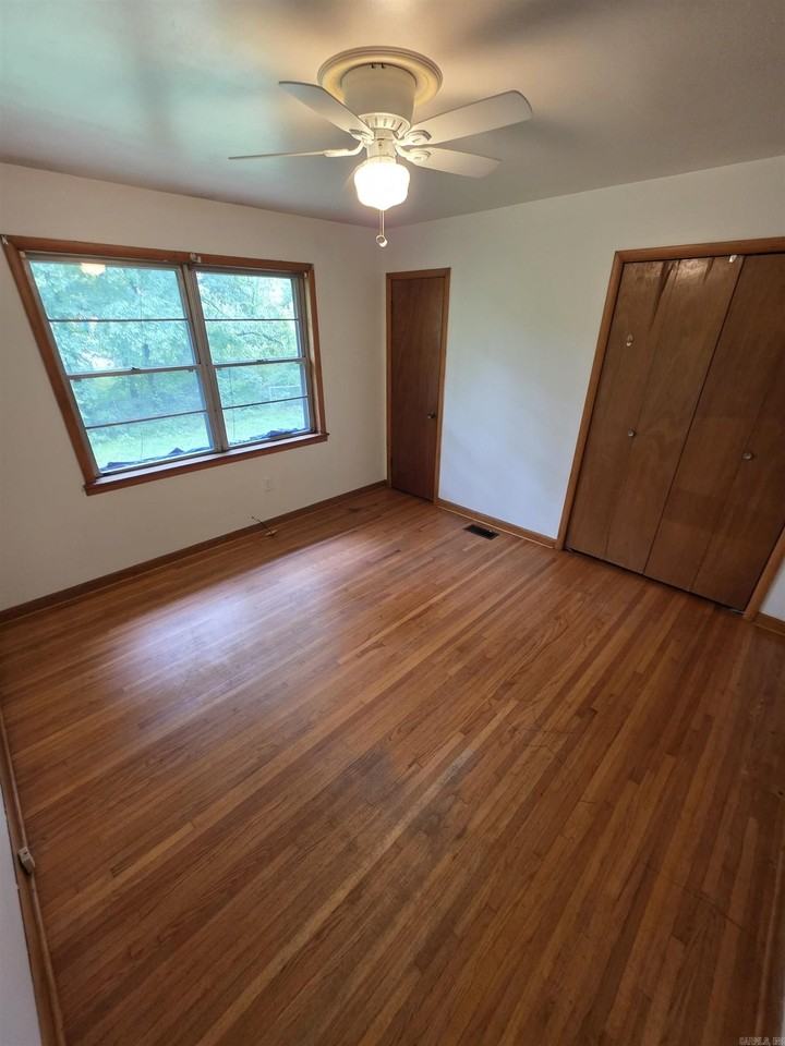 10 Hays Ct - Photo 2 of 11