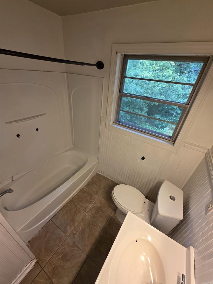 10 Hays Ct - Photo 5 of 11