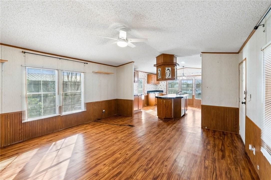 905 Weaver St - Photo 3 of 18