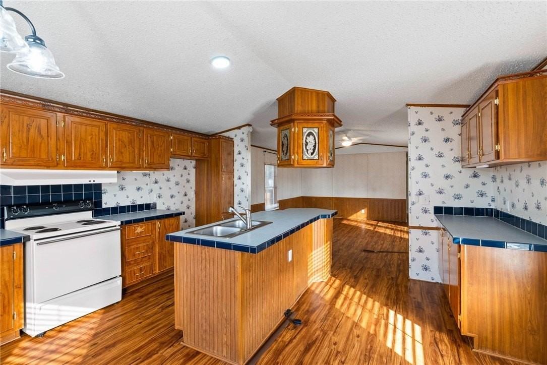 905 Weaver St - Photo 4 of 18