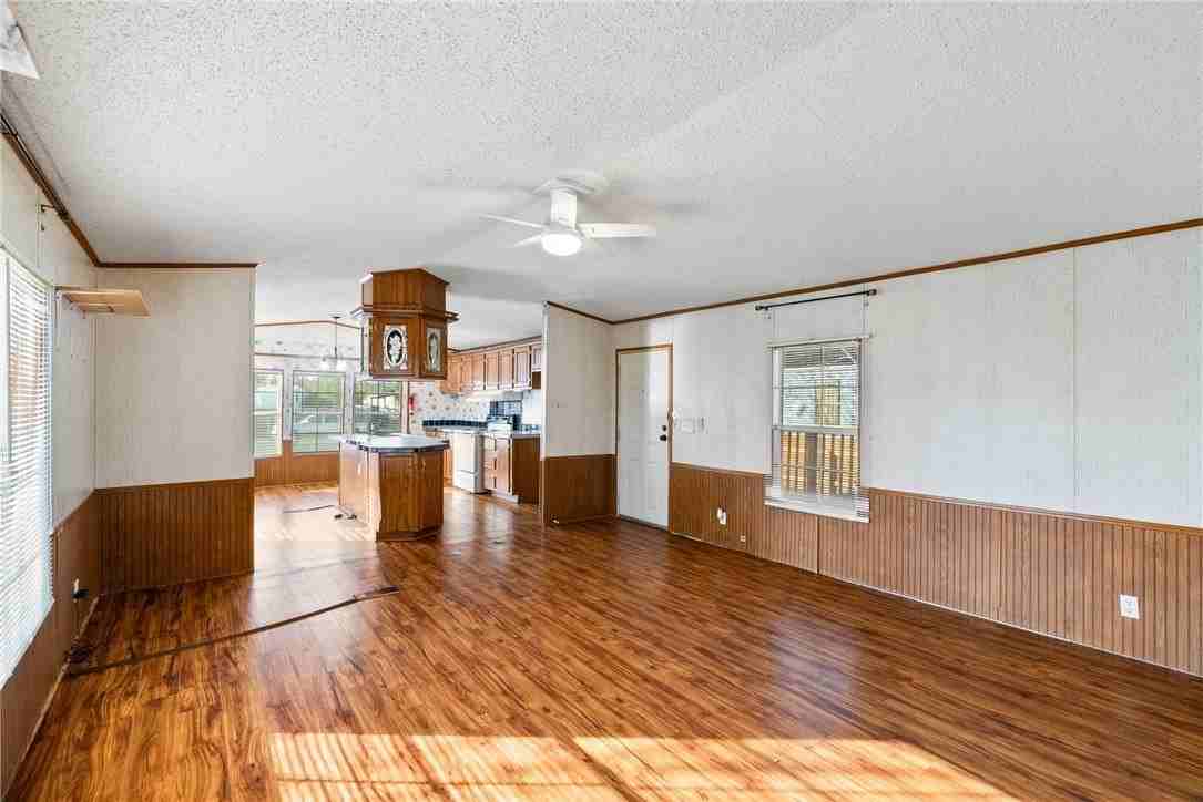 905 Weaver St - Photo 5 of 18