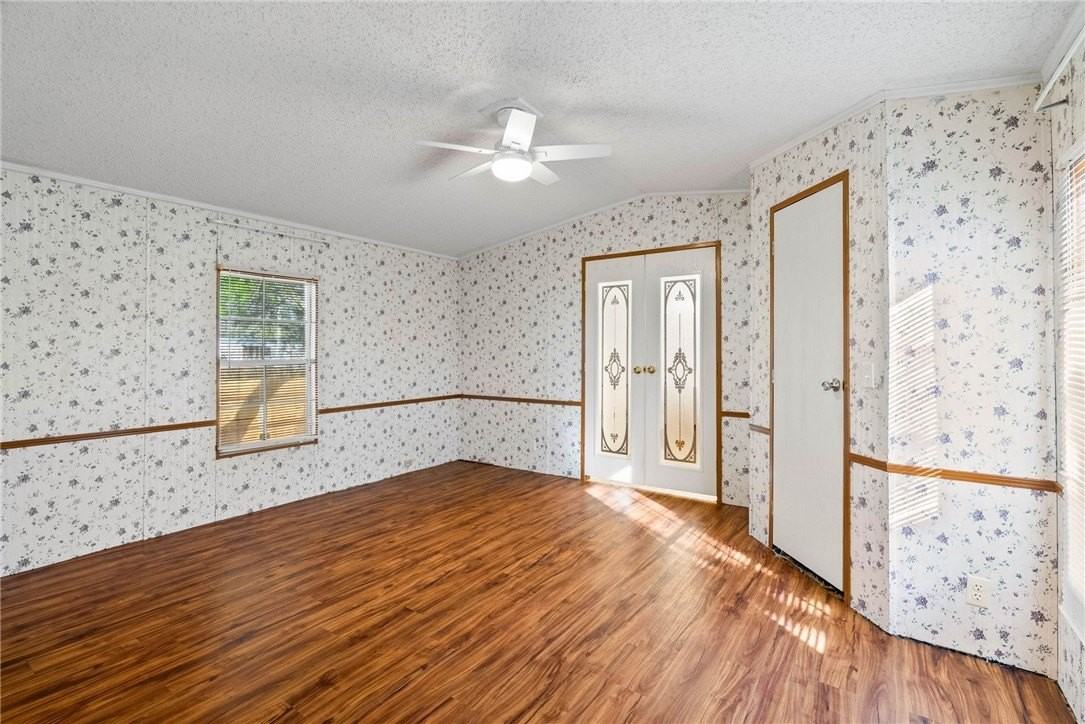 905 Weaver St - Photo 6 of 18