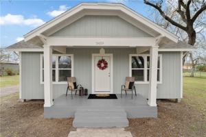 featured image of 2459 1st St ## 0