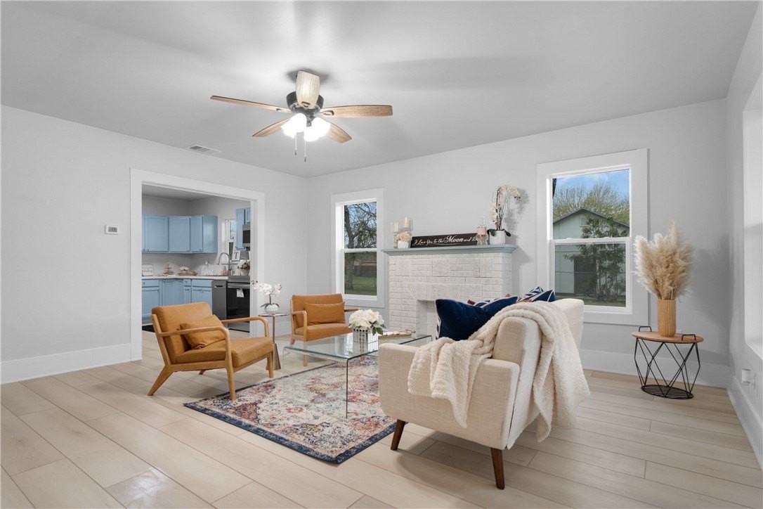 2459 1st St ## 0 - Photo 3 of 17