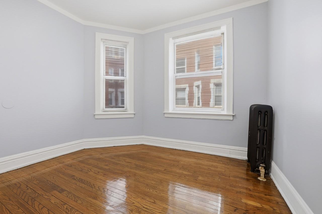 7816 South Cornell Avenue - Photo 7 of 24