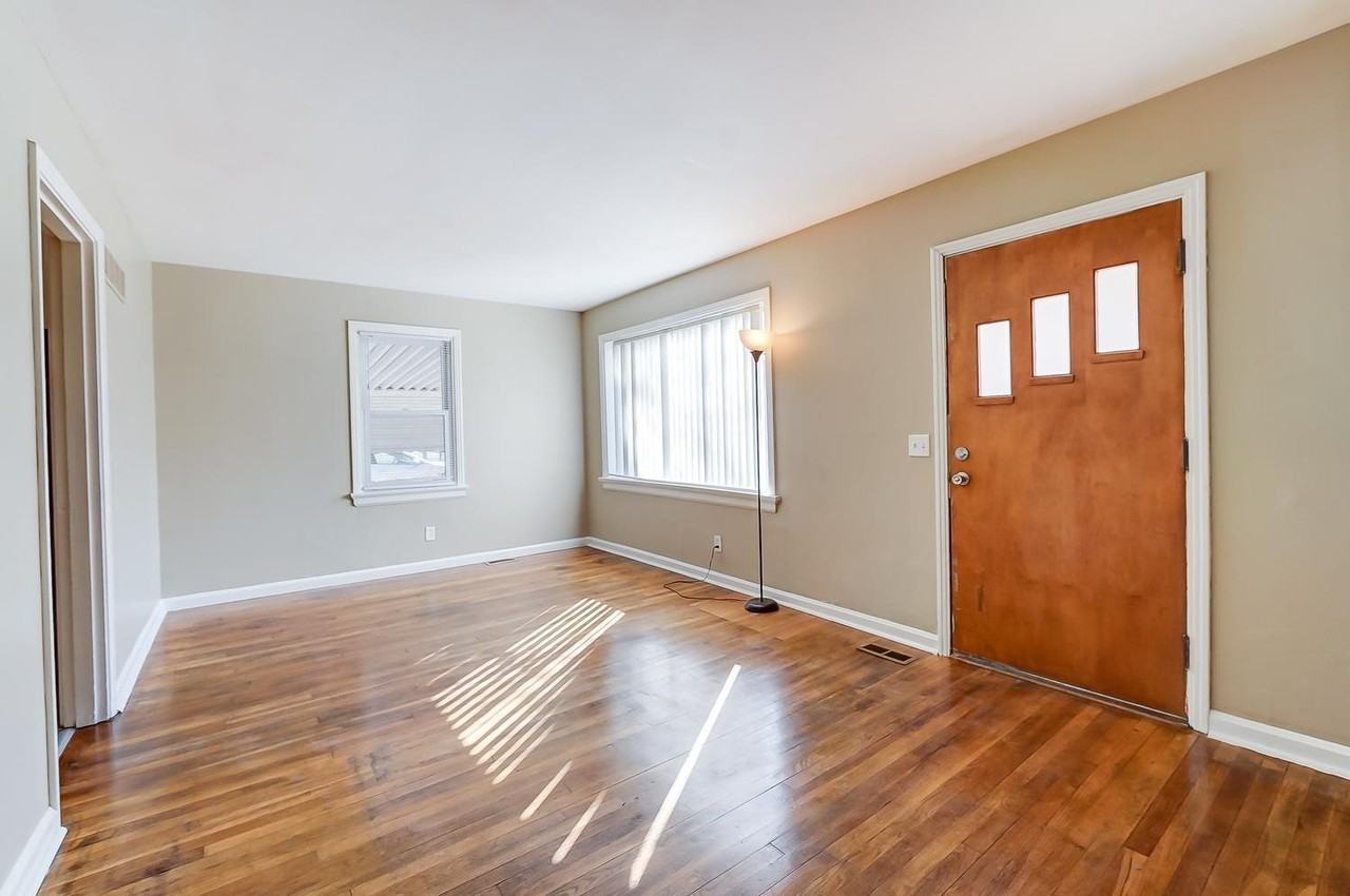 1908 Emerson Ave - Photo 5 of 31