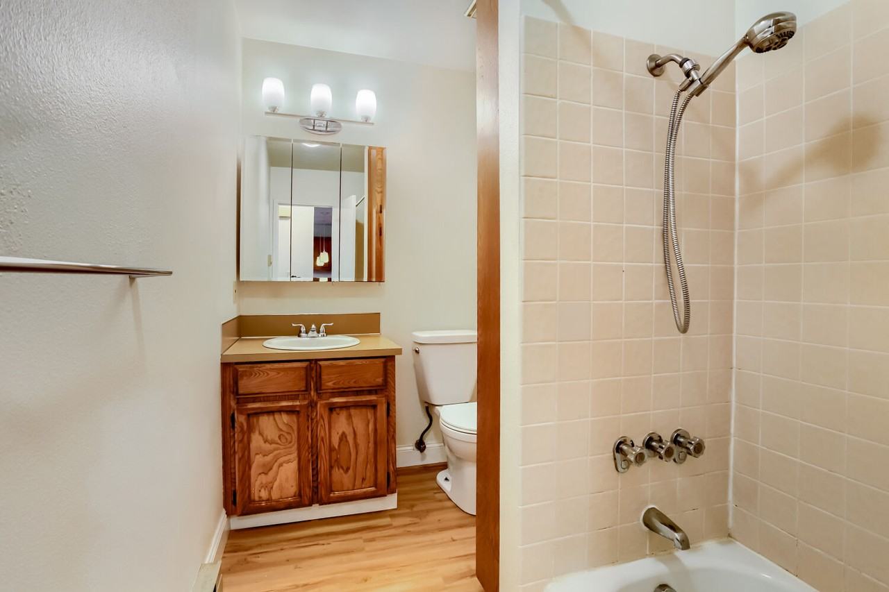 5005 Southwest Mitchell StreetUnit 4 #1 - Photo 5 of 10