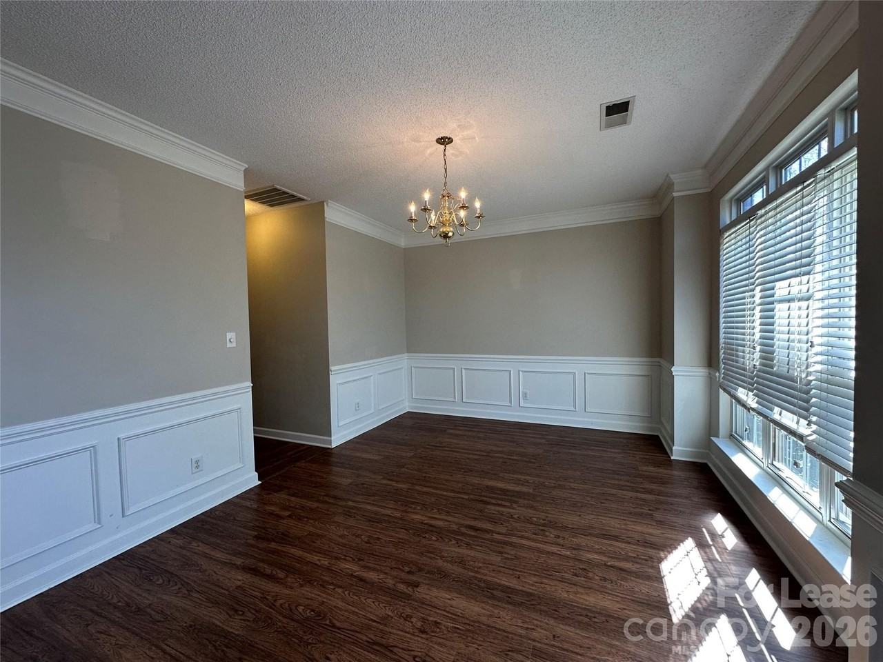5650 Berry Ridge Dr - Photo 3 of 34