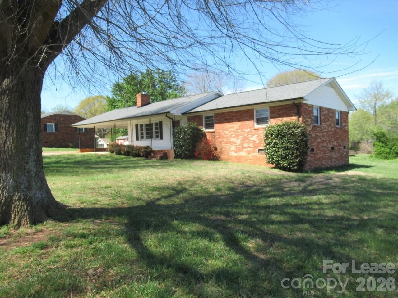 1330 Davis Rd - Photo 2 of 31