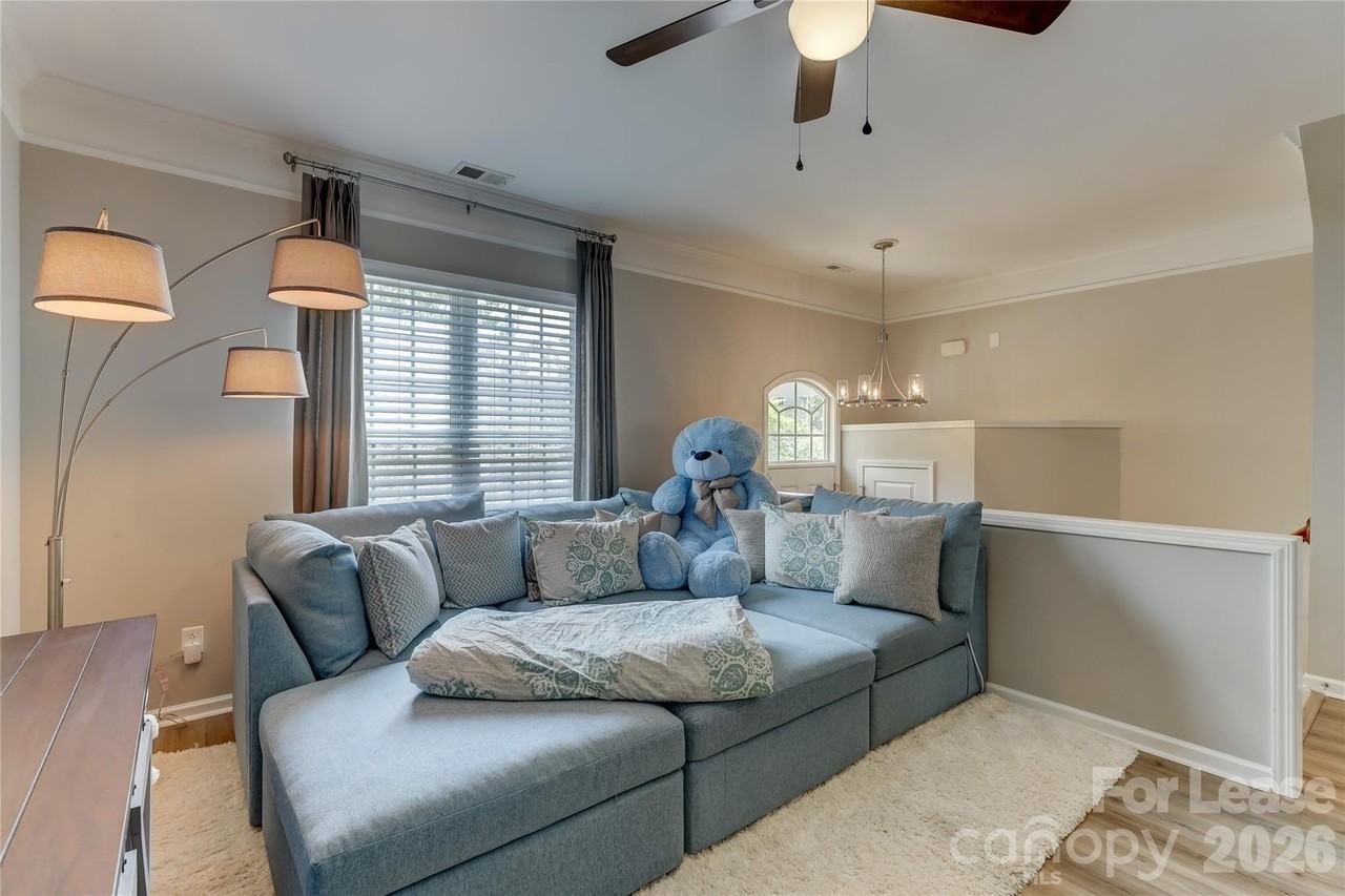 905 Lyndley Dr - Photo 7 of 42