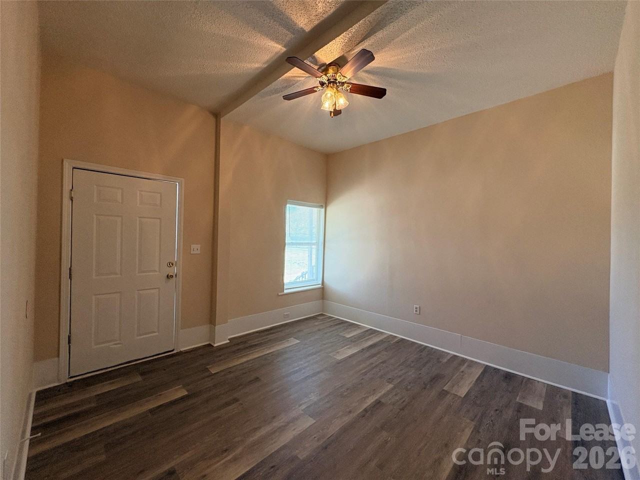 1109 6th St Unit B - Photo 3 of 22