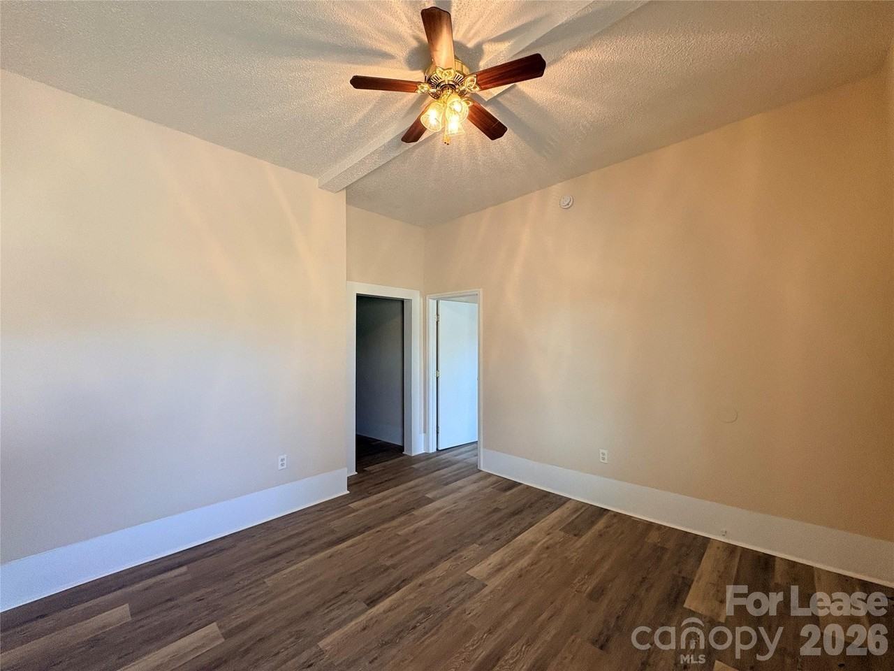 1109 6th St Unit B - Photo 5 of 22