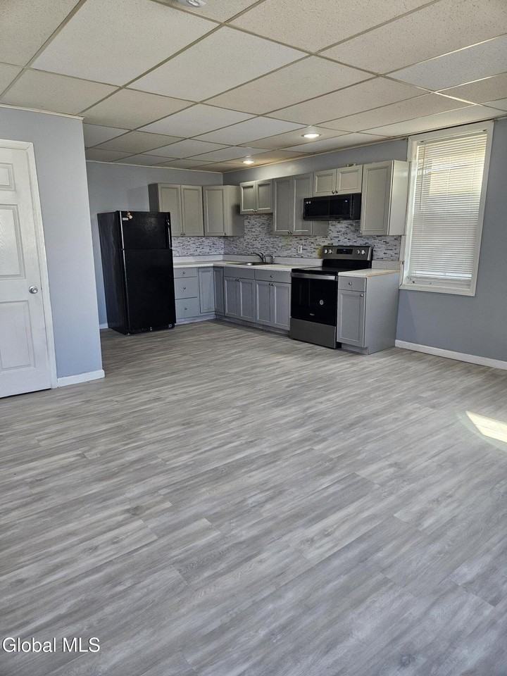 38 Main St Ste 2 - Photo 3 of 23