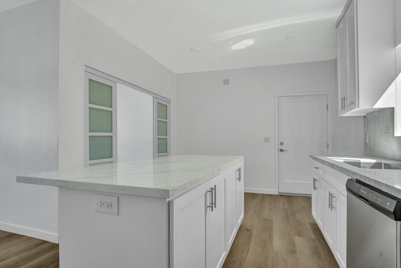 13804 Moorpark Street - Photo 2 of 34