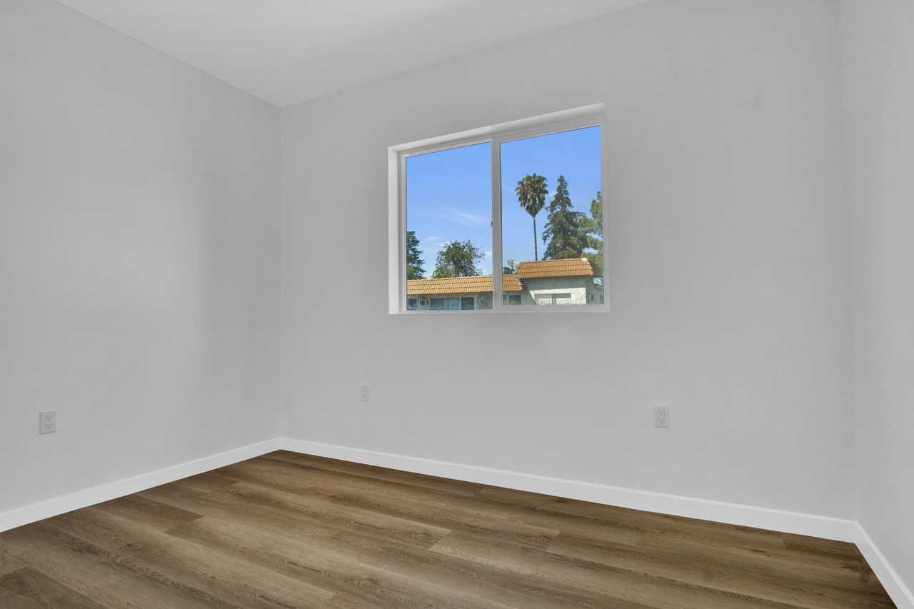 13804 Moorpark Street - Photo 5 of 34