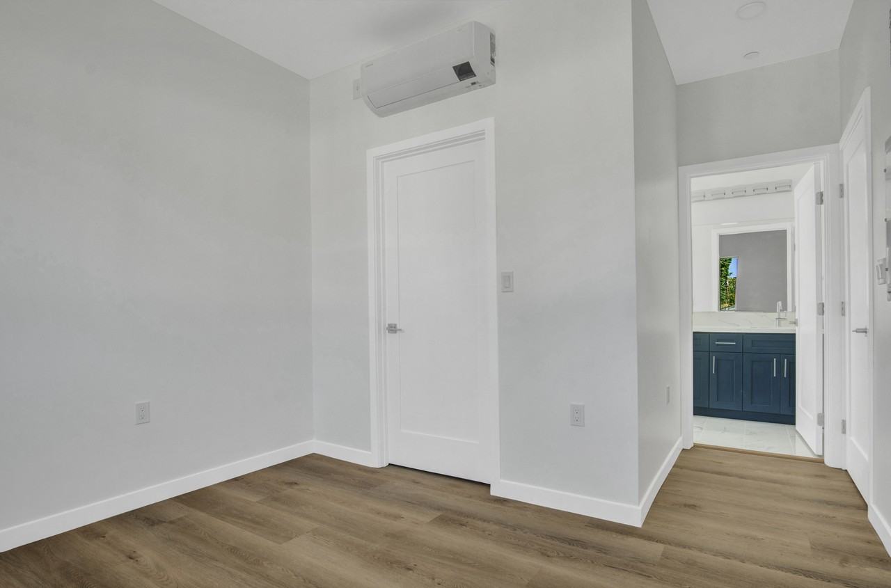 13804 Moorpark Street - Photo 7 of 34
