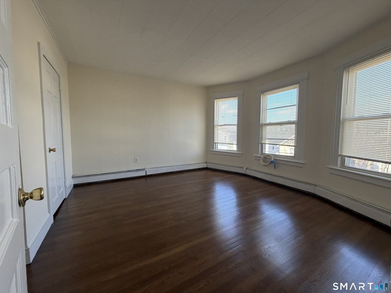 3741 Jackson Ave Unit 3 - Photo 3 of 11