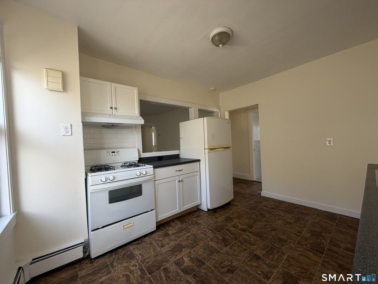 3741 Jackson Ave Unit 3 - Photo 6 of 11