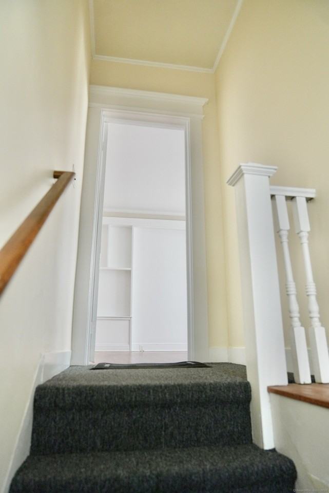 39 Pardee Pl - Photo 4 of 32