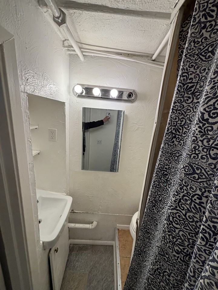 446 G Street - Photo 2 of 8