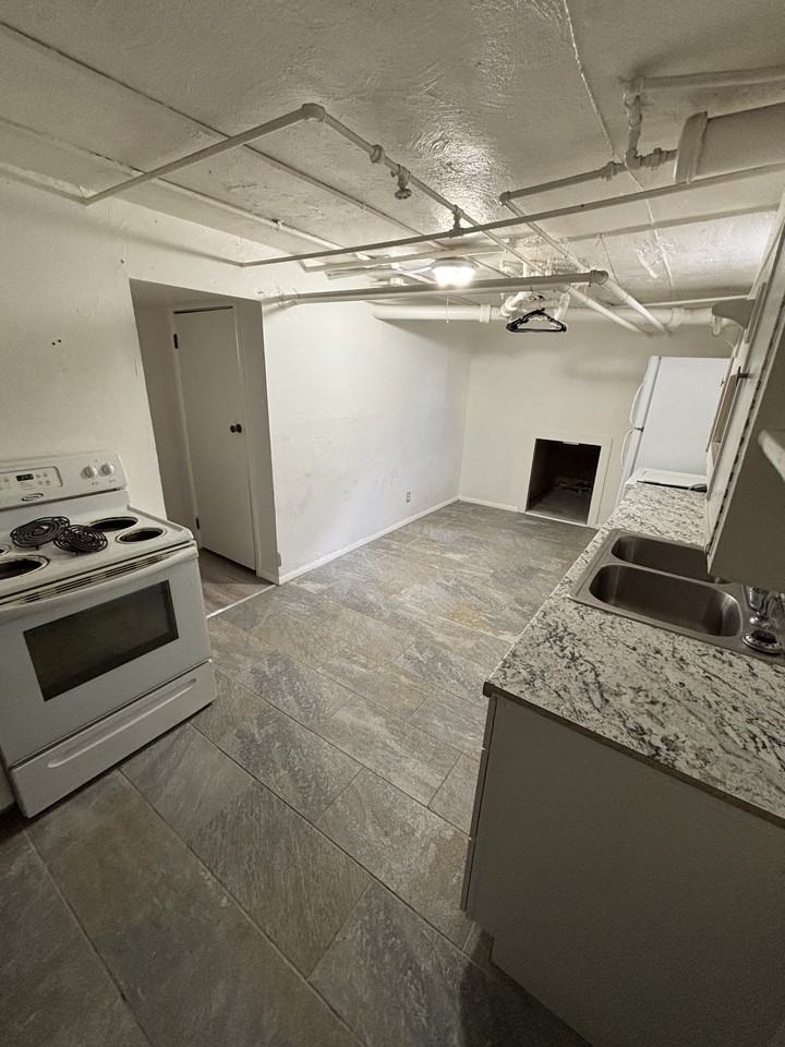 446 G Street - Photo 5 of 8