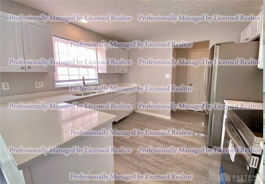 3571 King Edward Way - Photo 4 of 34