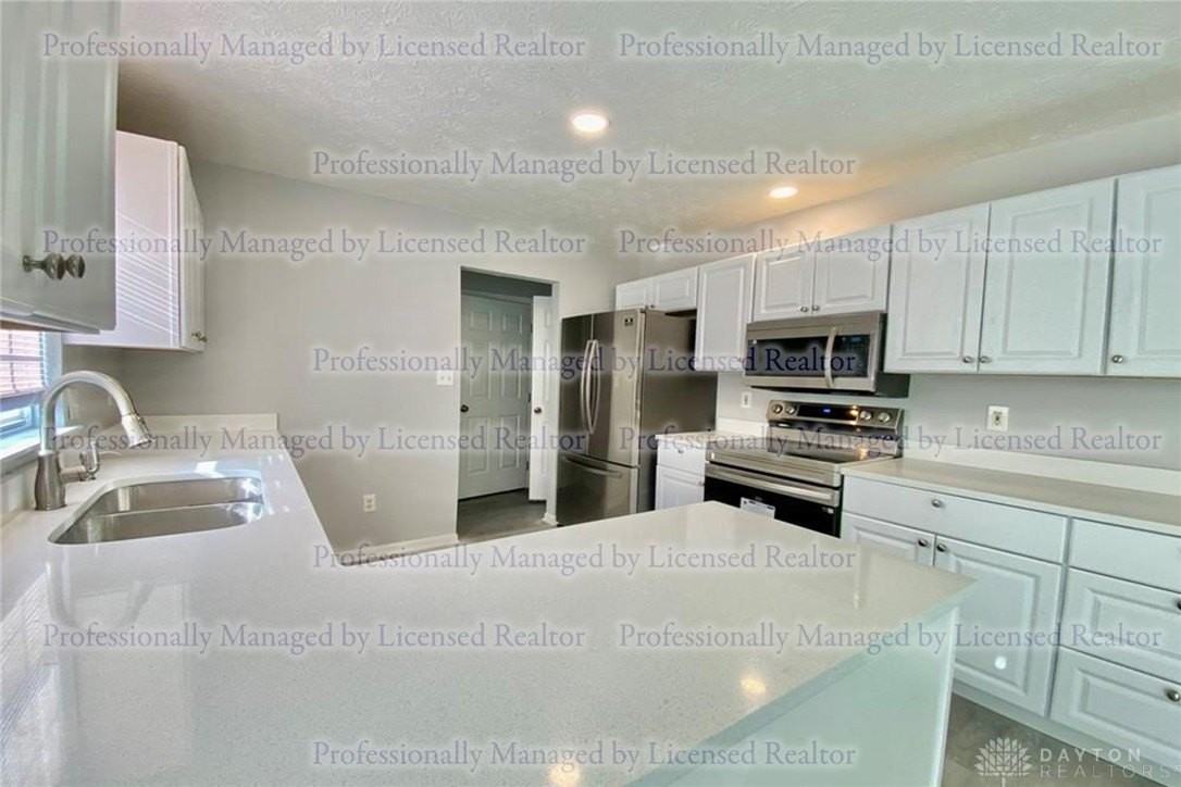 3571 King Edward Way - Photo 5 of 34