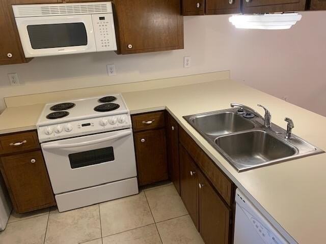 229 Carmel Dr Unit 2 - Photo 5 of 13