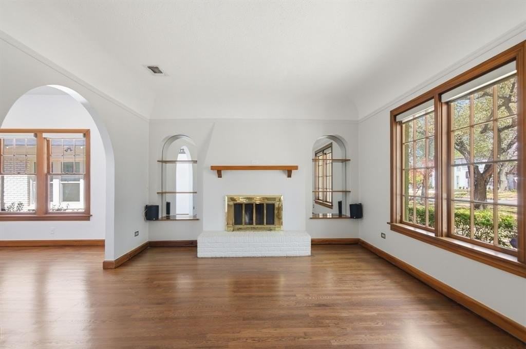 2516 Shirley Ave - Photo 7 of 37