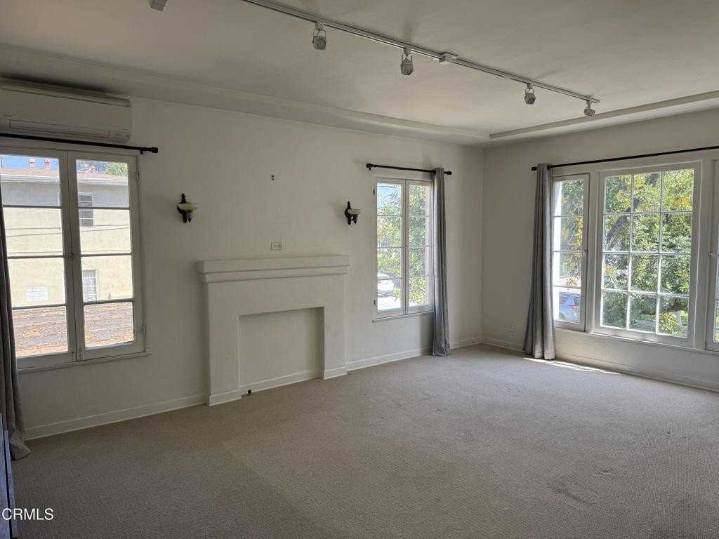 917 Indiana Ave - Photo 3 of 22