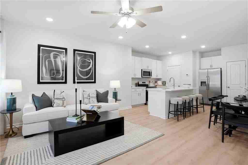 205 Harrell Way - Photo 3 of 20