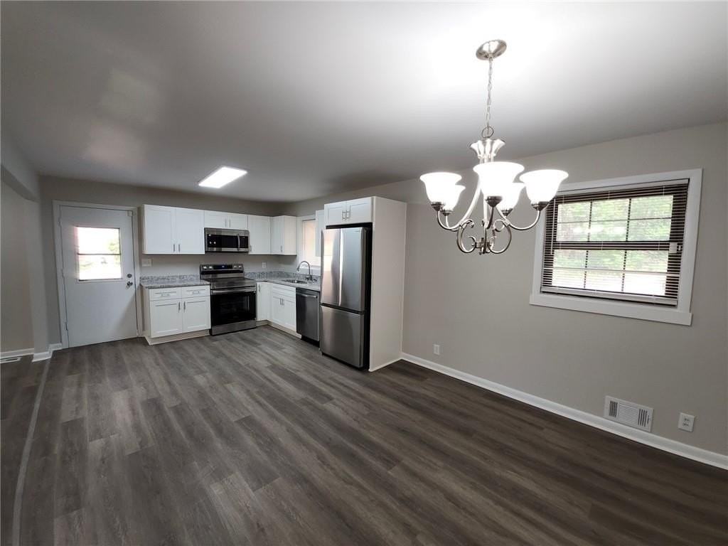 5370 Longmeadow Ln - Photo 4 of 13