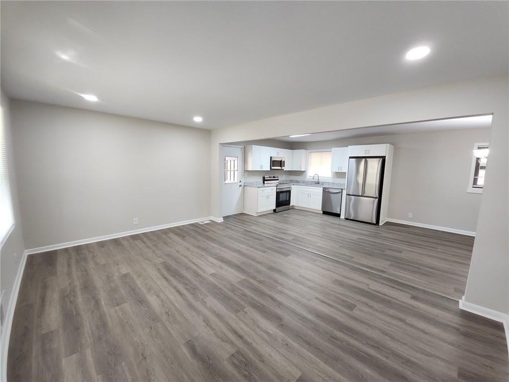 5370 Longmeadow Ln - Photo 5 of 13