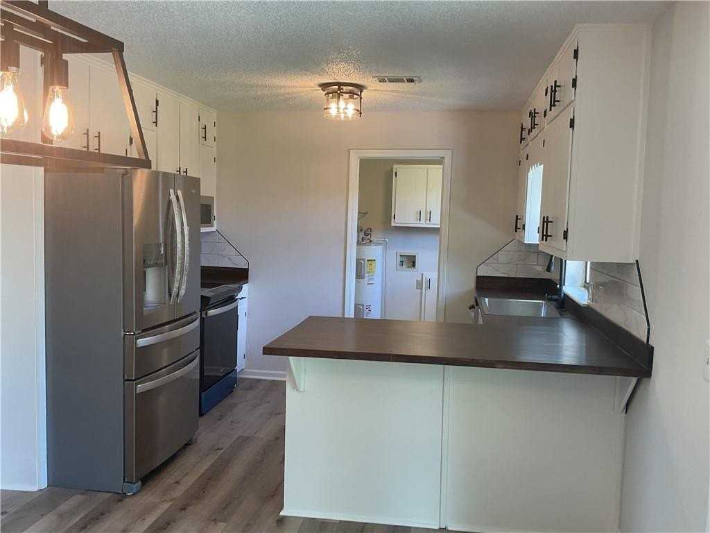 2452 Kilgore Rd - Photo 3 of 14