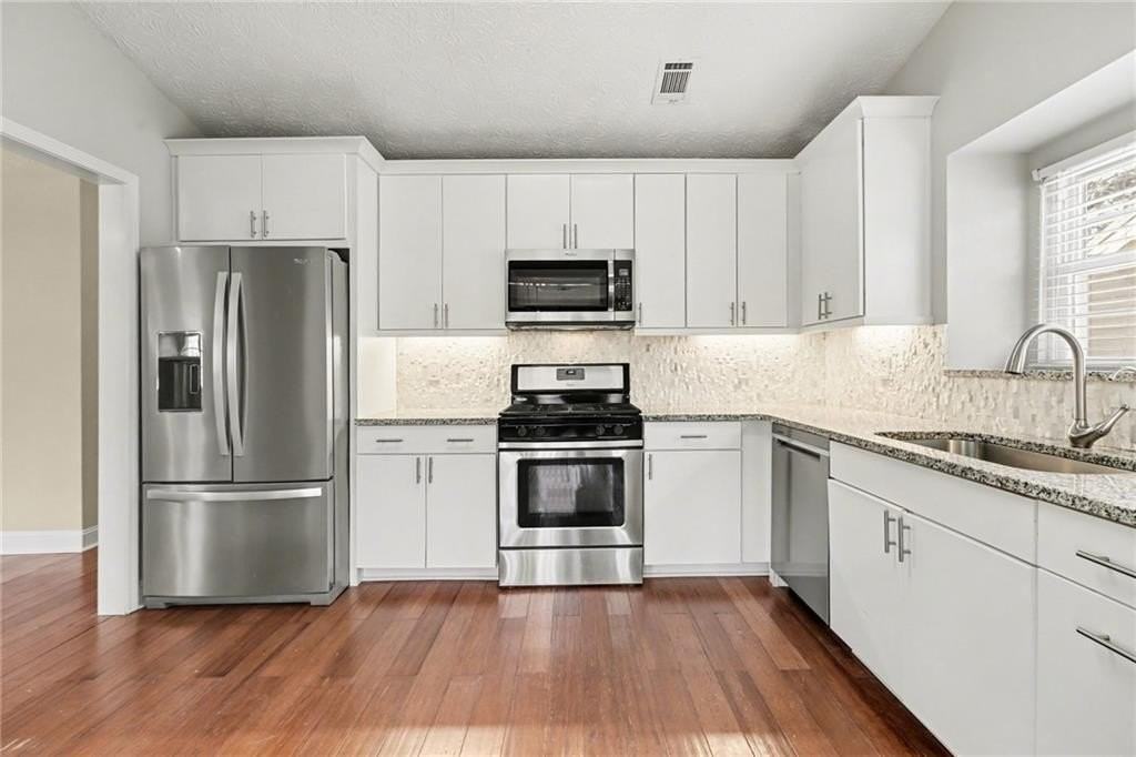 4207 Harris Ridge Ct - Photo 6 of 22