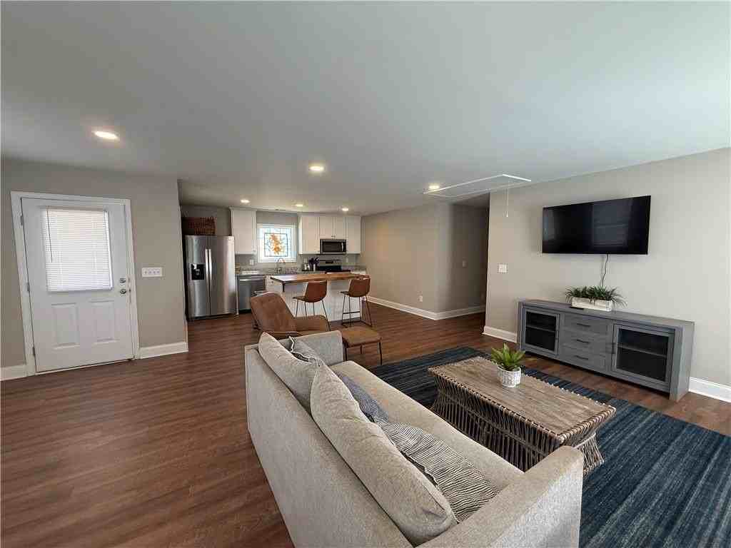 5956 Moon Dr - Photo 4 of 11