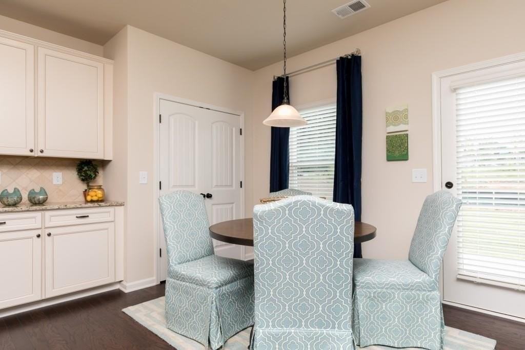 1856 Hanover West Dr - Photo 4 of 35