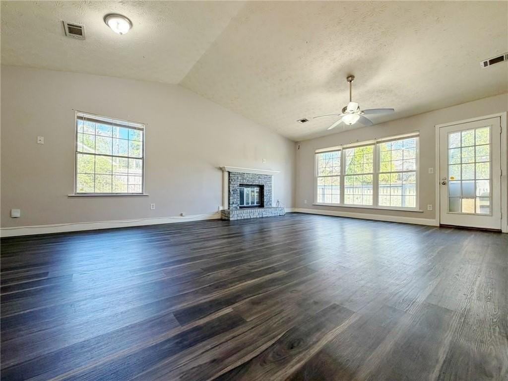 2901 Inverloch Cir - Photo 6 of 35