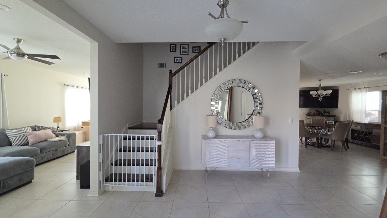 1028 Sterling Point Pl #NA - Photo 3 of 20