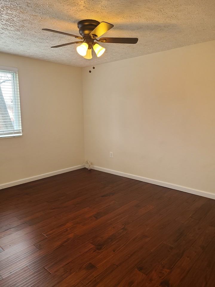 18708 Flower Hill Way #C - Photo 2 of 8